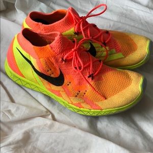 NIKE FREE RUN 3.0- 8.5